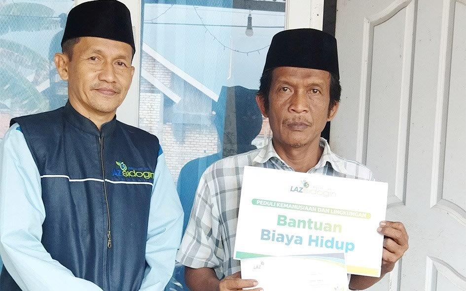 LAZ SIDOGIRI BANTU TENAGA KEBERSIHAN BERPENGHASILAN MINIM