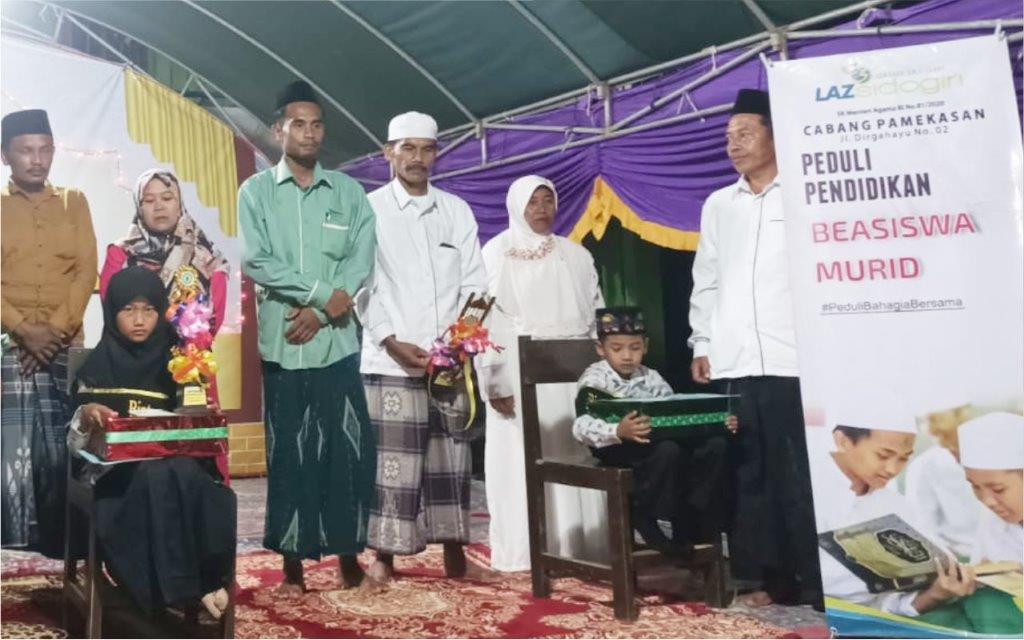 LAZ SIDOGIRI KUCURKAN BEASISWA UNTUK SANTRI BERPRESTASI DI PAMEKASAN