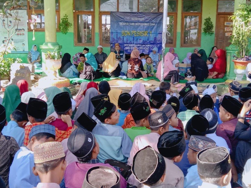 LAZ SIDOGIRI GELAR SANTUNAN YATAMA DI SUMBERASIH PROBOLINGGO