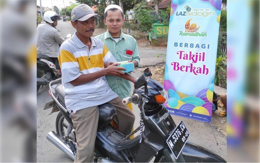 LAZ SIDOGIRI KEBUT BERBAGI TAKJIL BERKAH DI SAMPANG