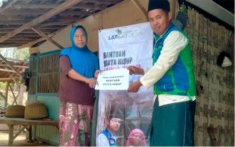 Berbagi Sembako Kepada Para Lansia Dhuafa