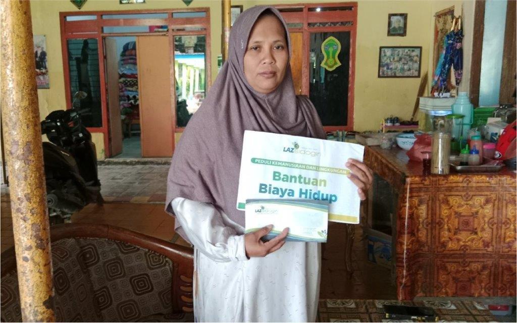 LAZ SIDOGIRI BANTU JANDA DHUAFA DENGAN EMPAT ANAK