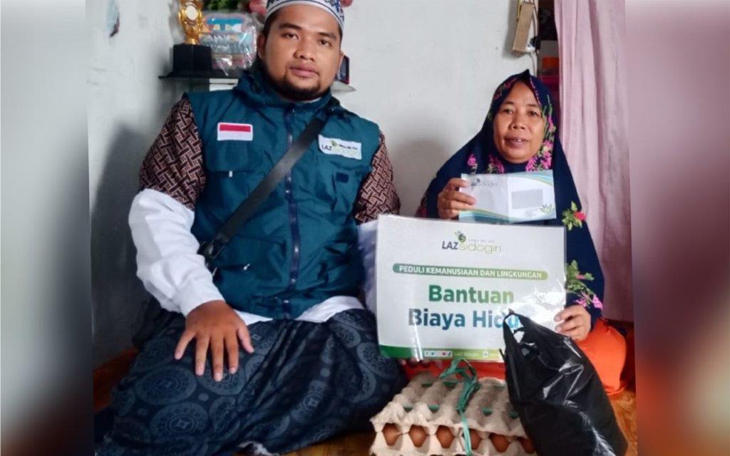 LAZ SIDOGIRI SALURKAN BANTUAN BIAYA HIDUP BURUH LEPAS DI BALIKPAPAN