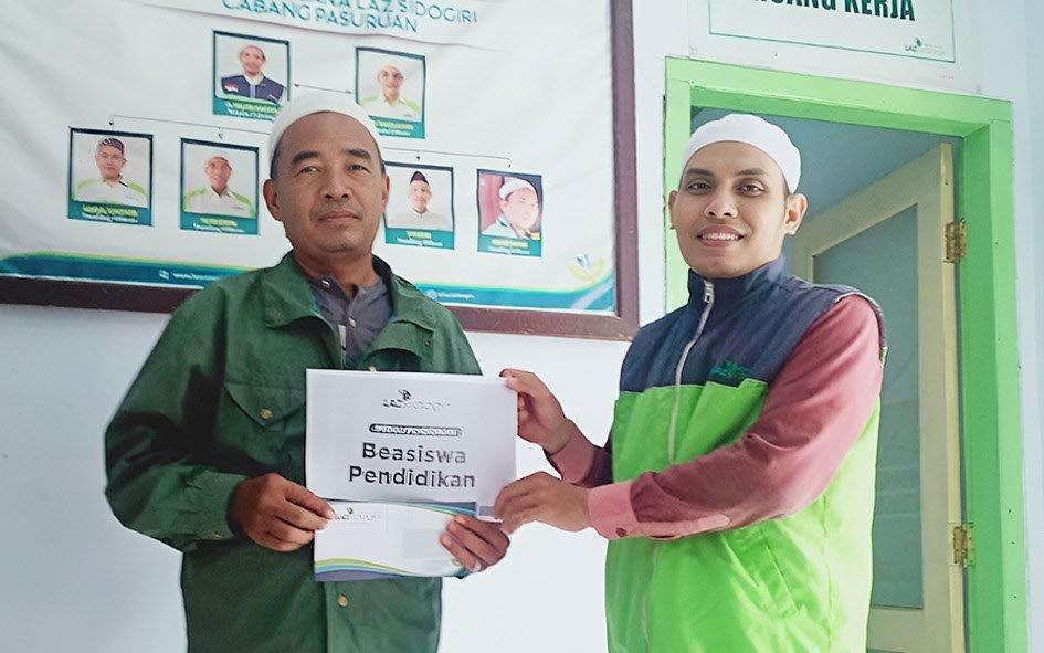 LAZ SIDOGIRI LUNCURKAN PROGRAM BEASISWA PENDIDIKAN MURID KURANG MAMPU DI PASURUAN