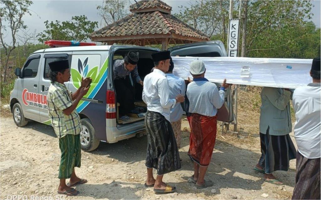 KESIGAPAN LAYANAN AMBULANCE LAZ SIDOGIRI DIAPRESIASI MASYARAKAT