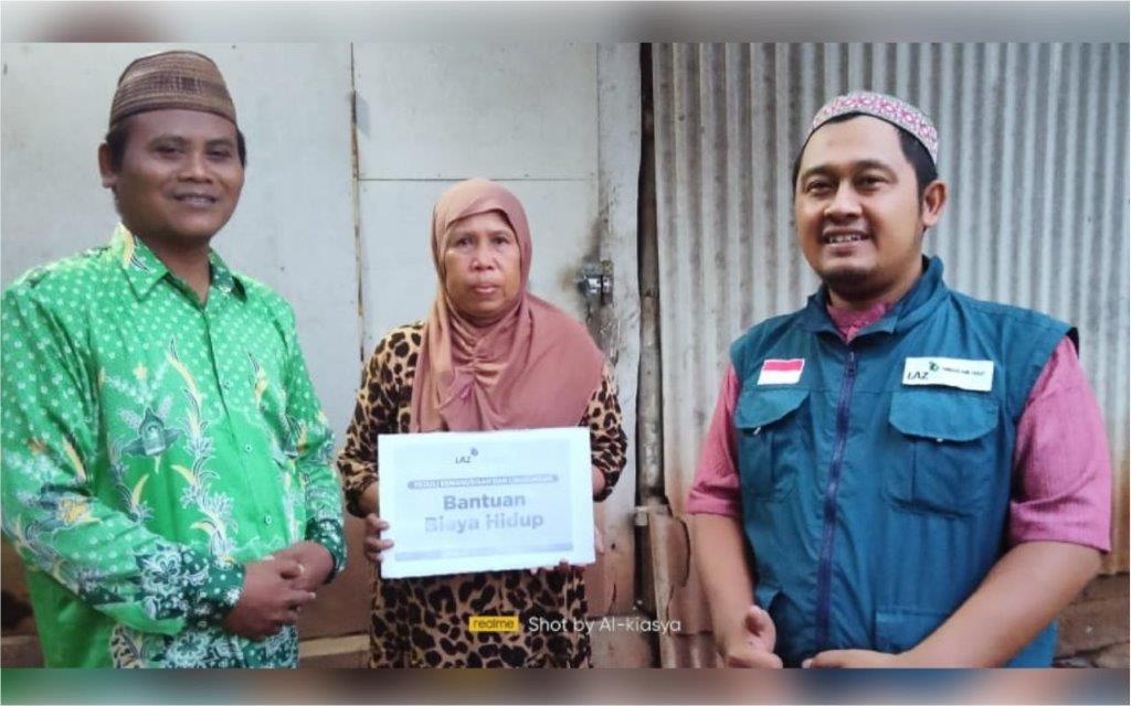 LAZ SIDOGIRI SALURKAN BANTUAN BIAYA HIDUP KEPADA MASYARAKAT DHUAFA DI PASURUAN