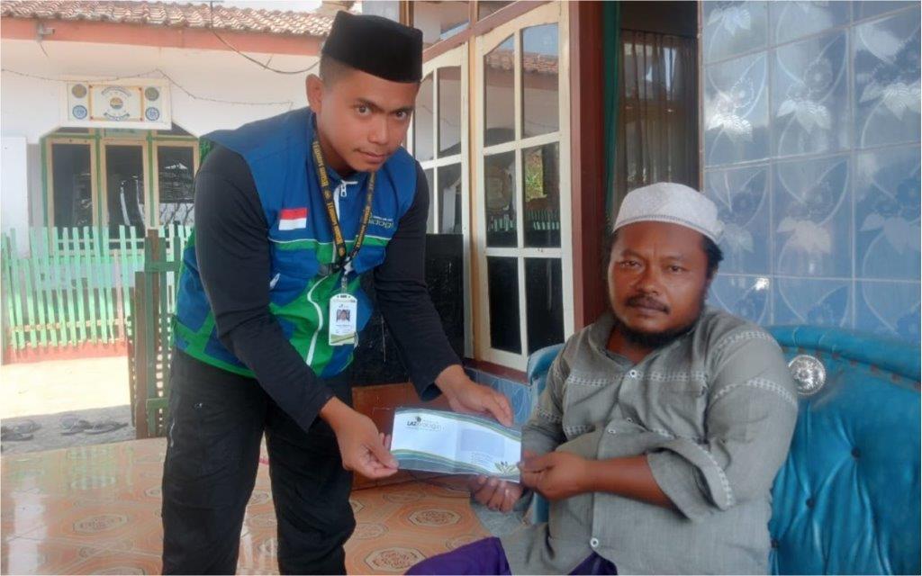 LAZ SIDOGIRI SALURKAN BANTUAN INSENTIF GURU MADIN DI BANYUWANGI