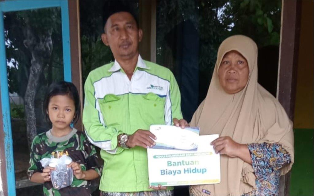 LAZ SIDOGIRI SALURKAN BANTUAN BIAYA HIDUP UNTUK JANDA DHUAFA DI BANGKALAN