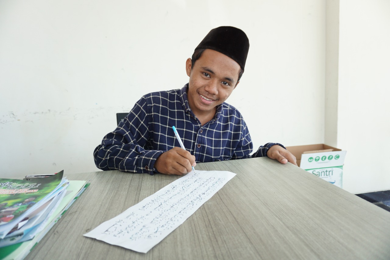 MEMADUKAN ILMU MUAMALAH DAN SENI KALIGRAFI 