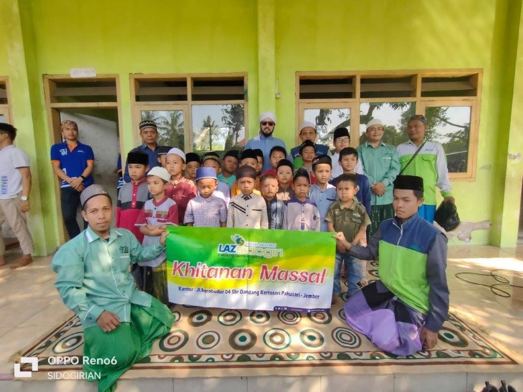 LAZ SIDOGIRI GELAR KHITAN MASSAL DI JEMBER