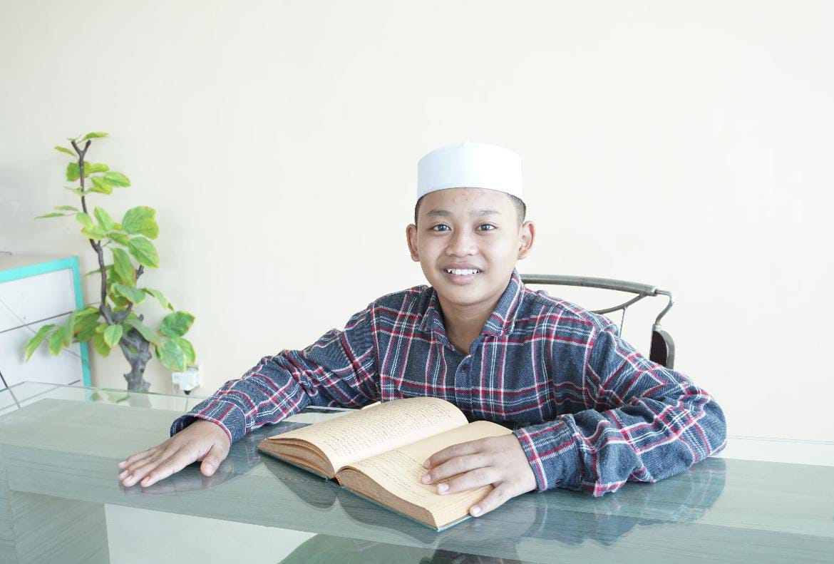 INGIN JUARA DI KELAS MAUPUN DI MASYARAKAT