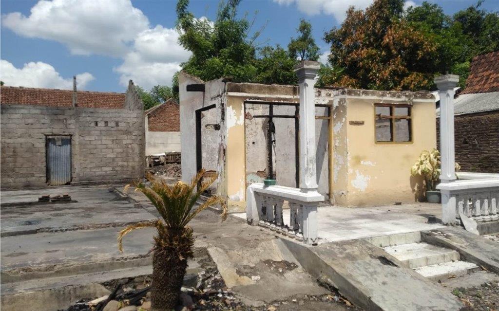 LAZ SIDOGIRI RINGANKAN BEBAN KORBAN KEBAKARAN DI SITUBONDO