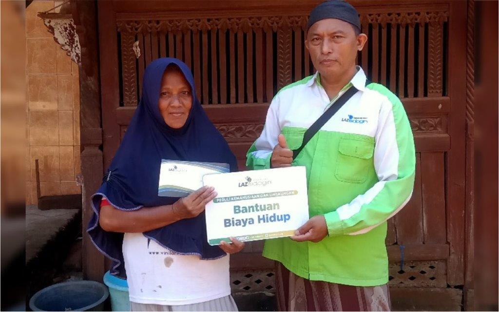 LAZ SIDOGIRI KUCURKAN BANTUAN BIAYA HIDUP DI BANGKALAN