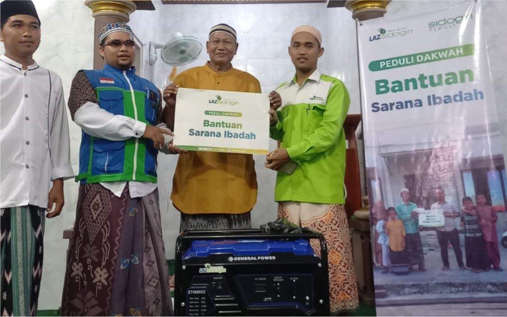 MUSHALLA DI KALIMANTAN TERIMA BANTUAN GENSET DARI LAZ SIDOGIRI BERKAPASITAS DAYA 2.800 VA