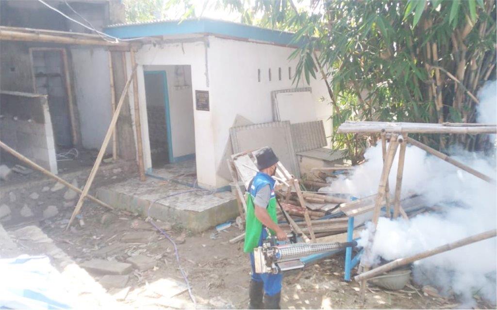 Antisipasi DBD LAZ Sidogiri Lakukan Fogging 
