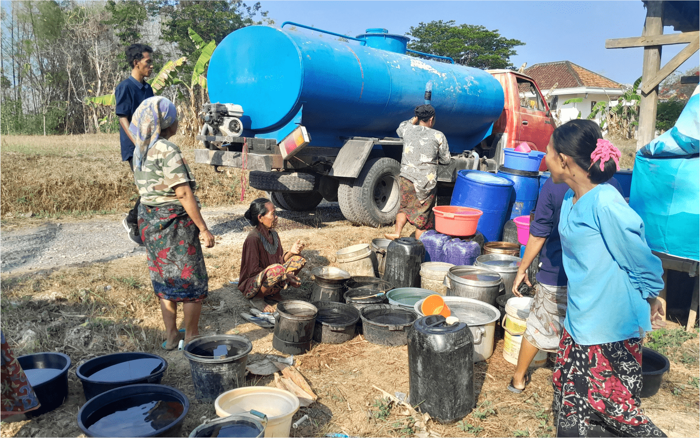 LAZ SIDOGIRI KIRIM AIR BERSIH UNTUK MASYARAKAT BANGKALAN