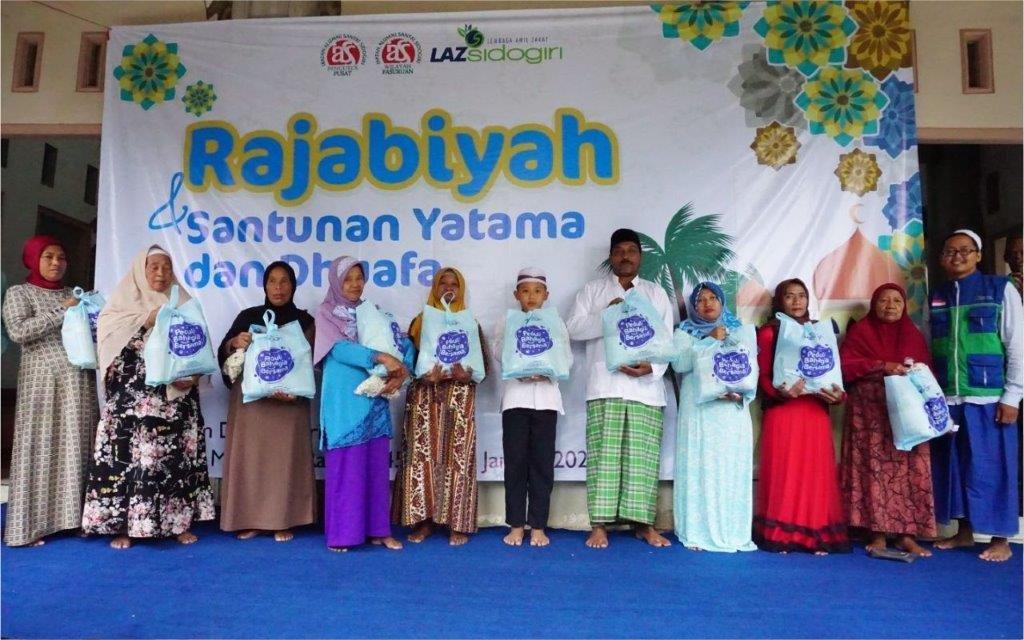 LAZ SIDOGIRI BERBAGI PAKET SEMBAKO UNTUK YATAMA DAN DHUAFA DI PASURUAN