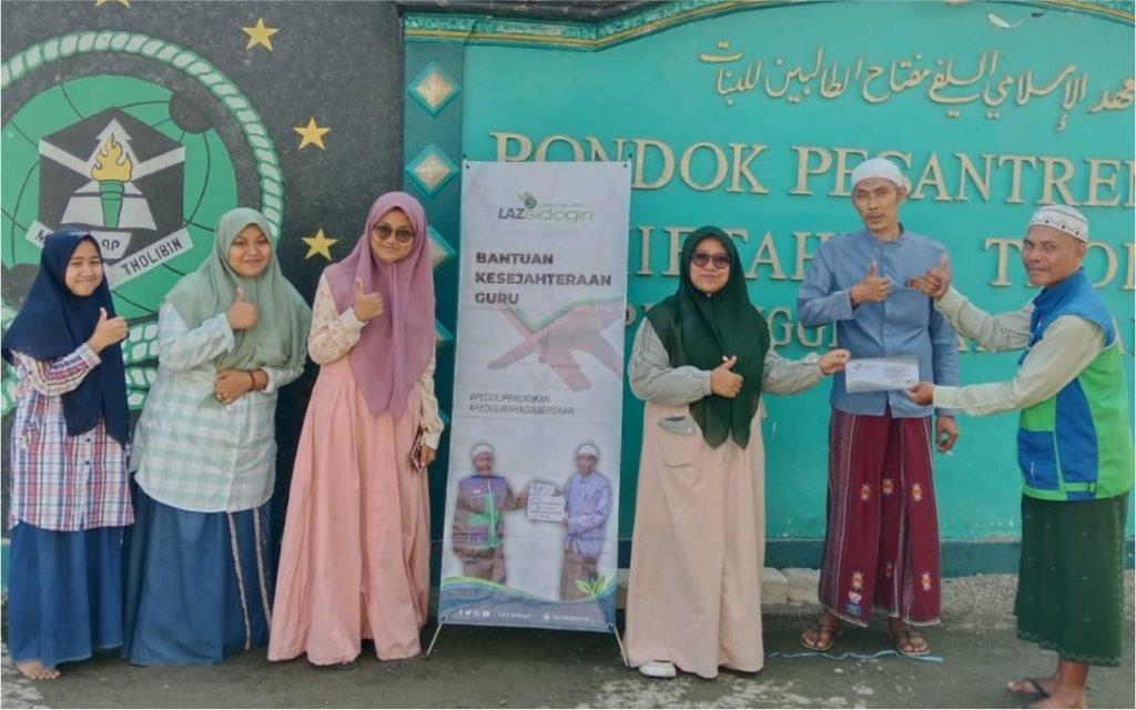 LAZ SIDOGIRI SALURKAN BANTUAN UNTUK GURU DI BANGKALAN