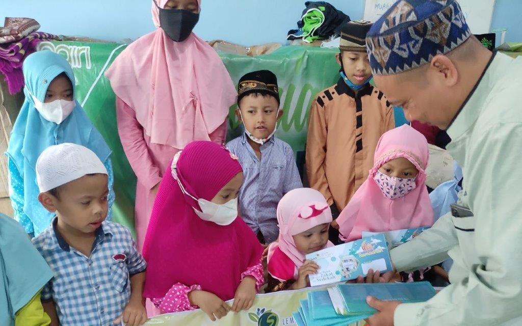 Santuni 15 Yatama Di Denpasar Bali