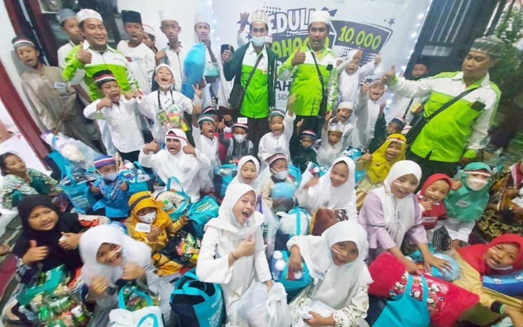 LAZ Sidogiri Surabaya Bahagiakan Yatim & Dhuafa