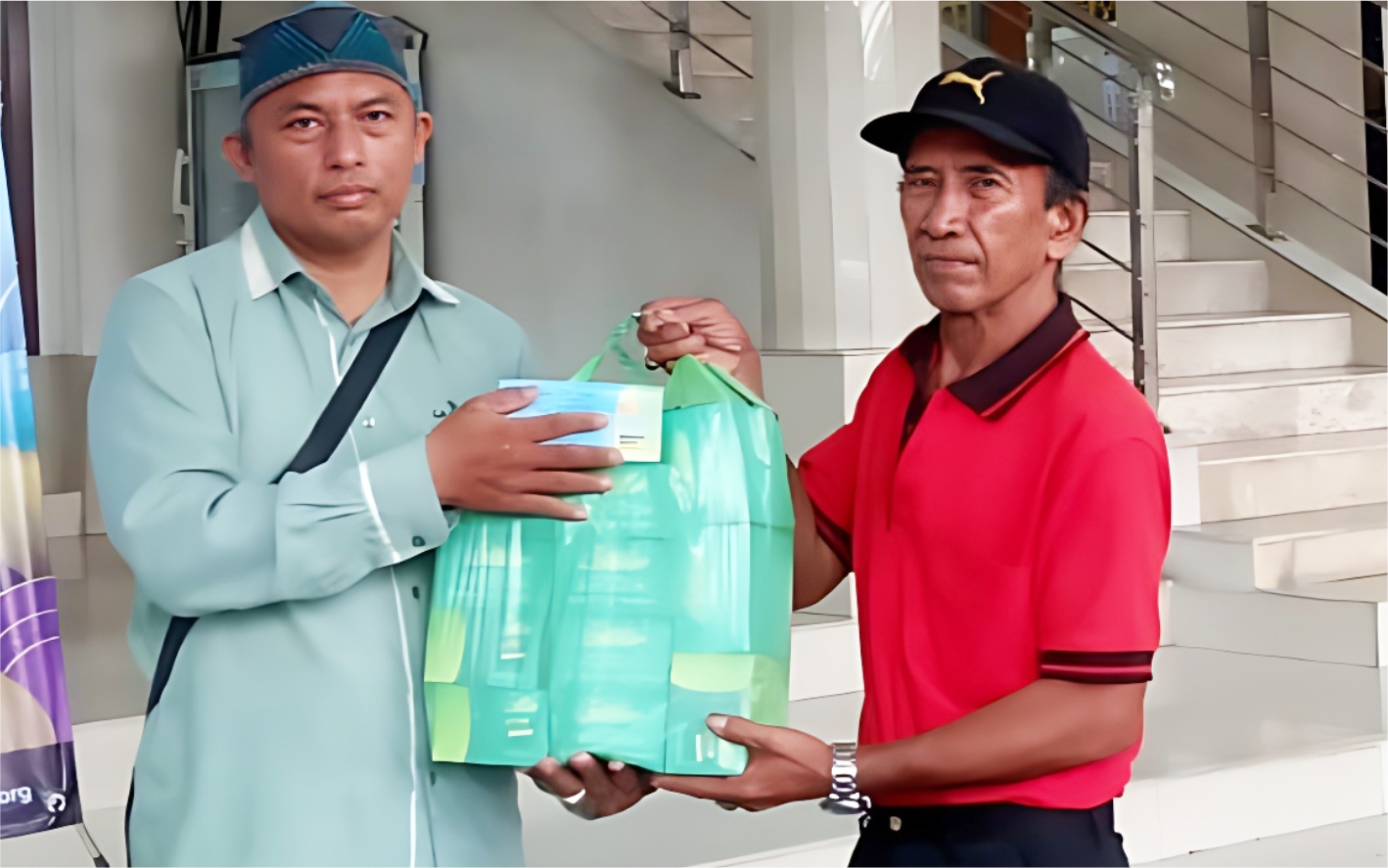 LAZ SIDOGIRI TEBAR TAKJIL BERKAH DI BANGKALAN