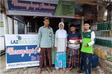 Salurkan Bantuan Modal Usaha Warung Kopi 